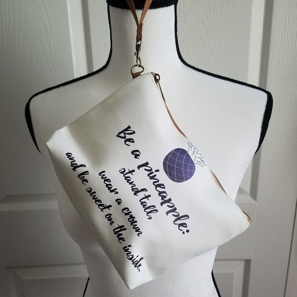 🍍 Pineapple wristlet make-up bag 🍍💄🕶🏝